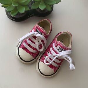 Converse pink Little Girls size 4c